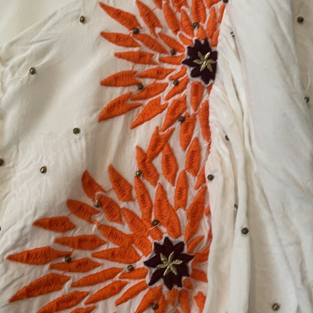 Embroidered boho top - Picture 3 of 7